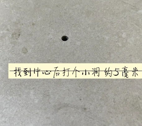 沙县瓷砖空鼓维修公司专业解答在瓷砖铺贴过程中，如果砂料搅拌不均匀，将会带来以下问题