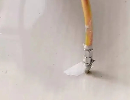 沙县瓷砖空鼓维修公司专业解答在瓷砖铺贴过程中，如果使用的砂料过粗（如全部使用了粗砂），可能会导致以下问题